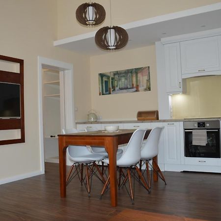 M2-Apartment Сомбатхей Экстерьер фото